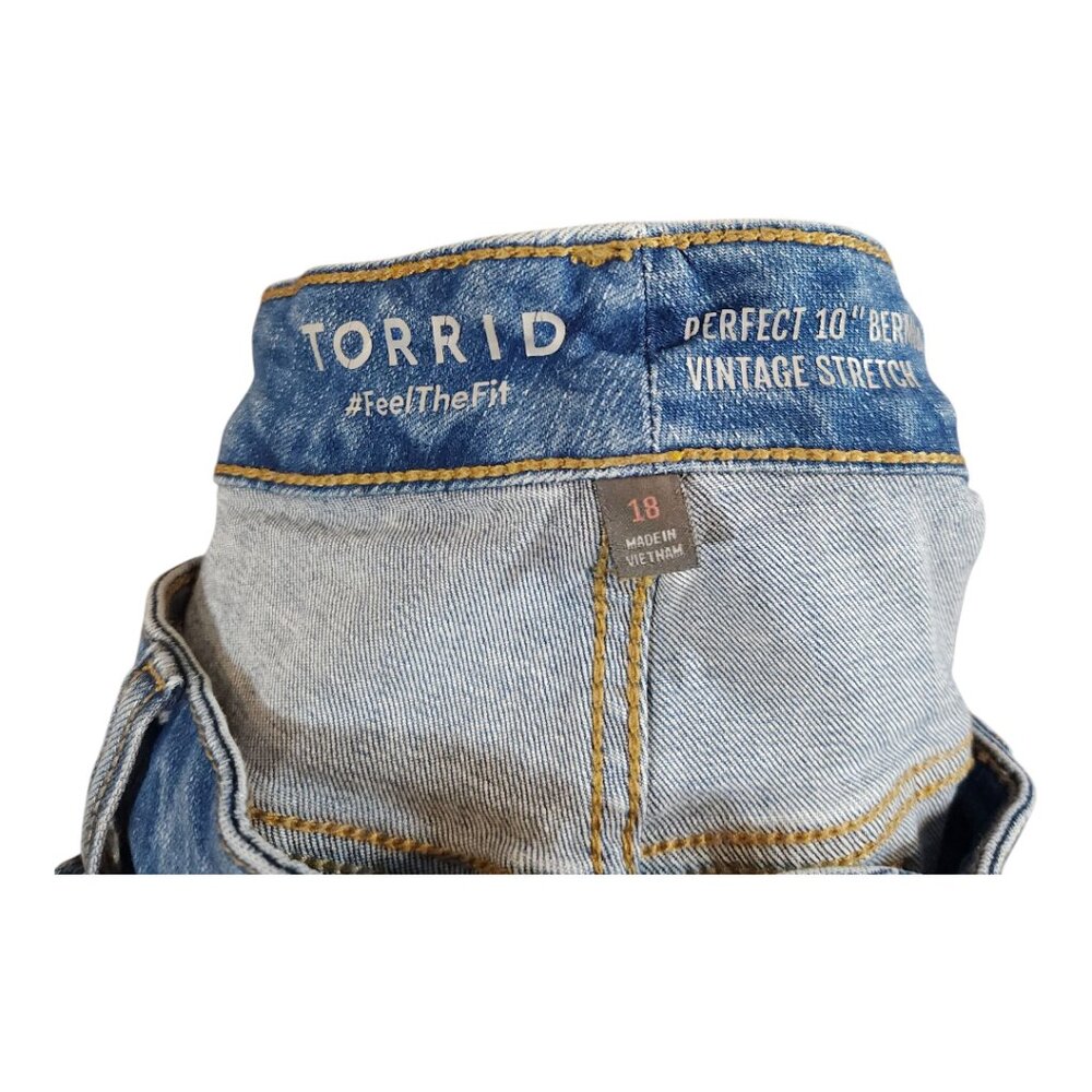 Torrid Perfect 10" Boyfriend Denim Bermuda Short Vintage Stretch Women's 18 - Picture 9 of 9